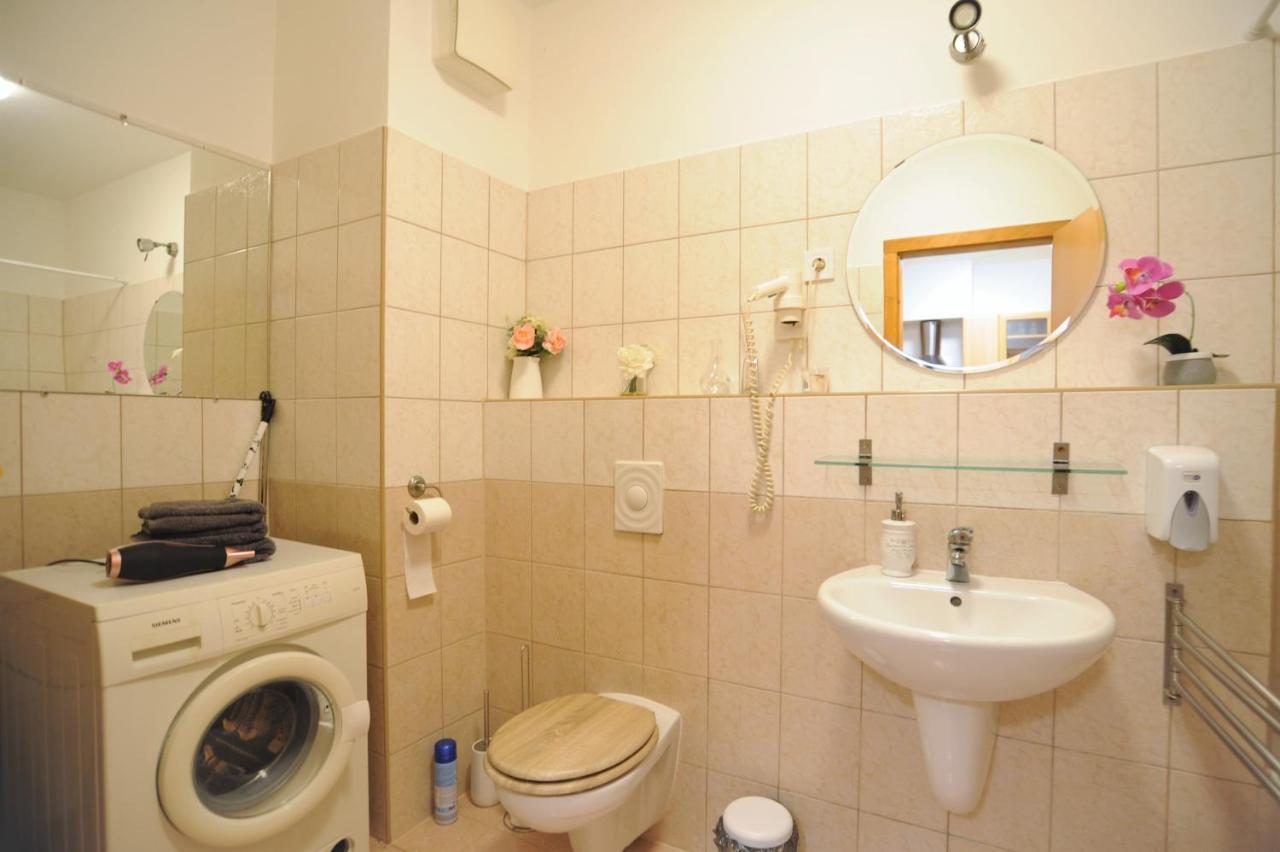 Lovely Apartment In The Heart Of Budapest Exterior photo